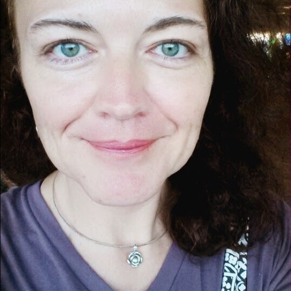 Meet your Posher, Erin - Picture 2 of 4